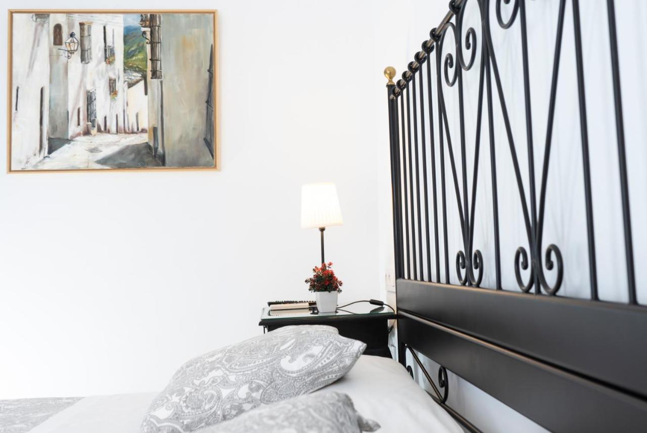 Hostal Trafalgar Barbate Zewnętrze zdjęcie